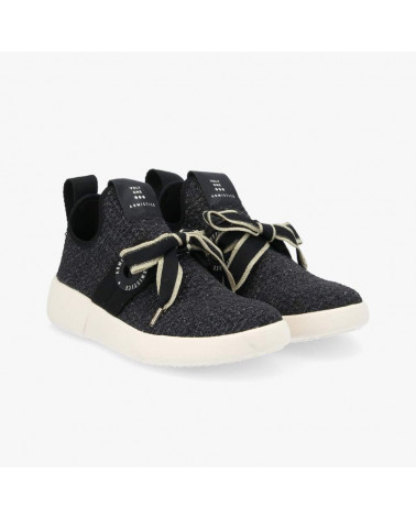 VOLT ONE W MAE BLACK