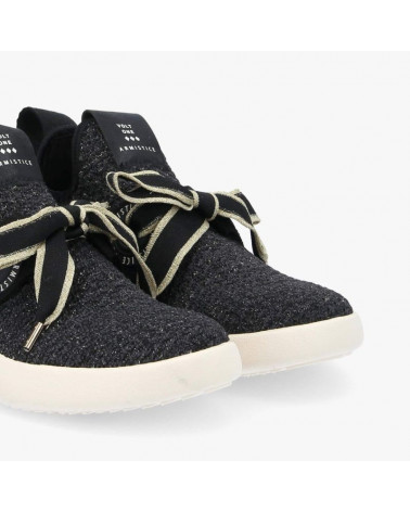 VOLT ONE W MAE BLACK