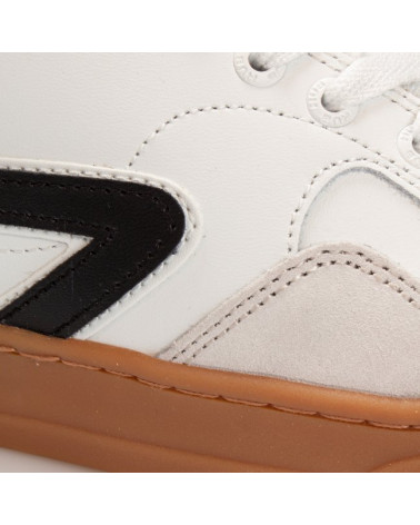 Court L68 White/Black/Dark Gum